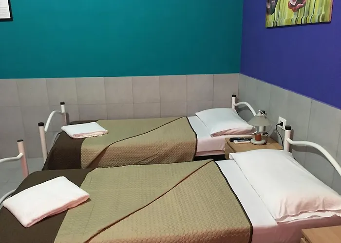 Volturno House Hostal *